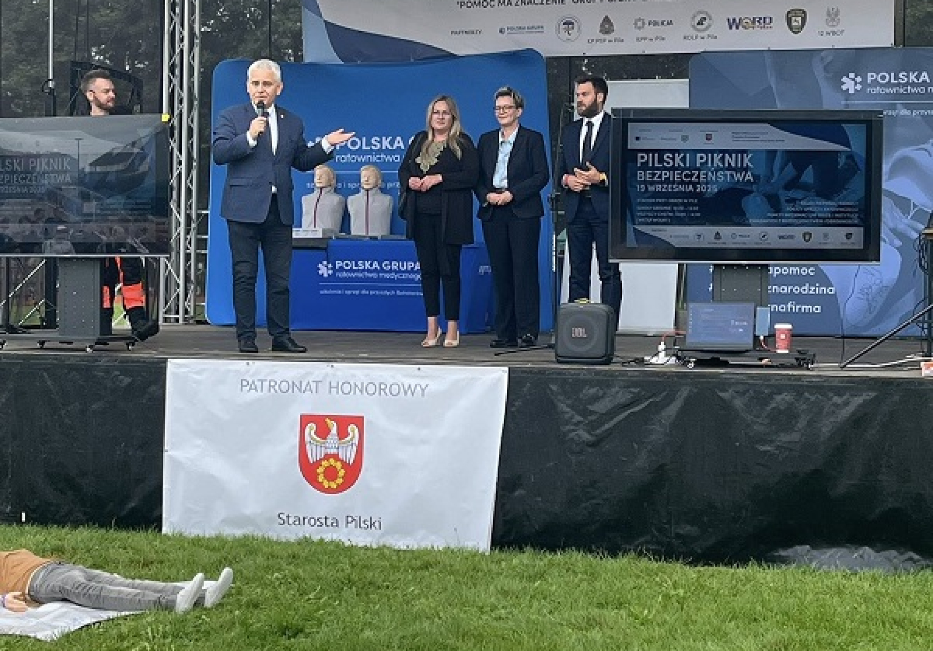 Uczniowie na Pilskim Pikniku Bezpieczeństwa – lekcja życia i ratowania