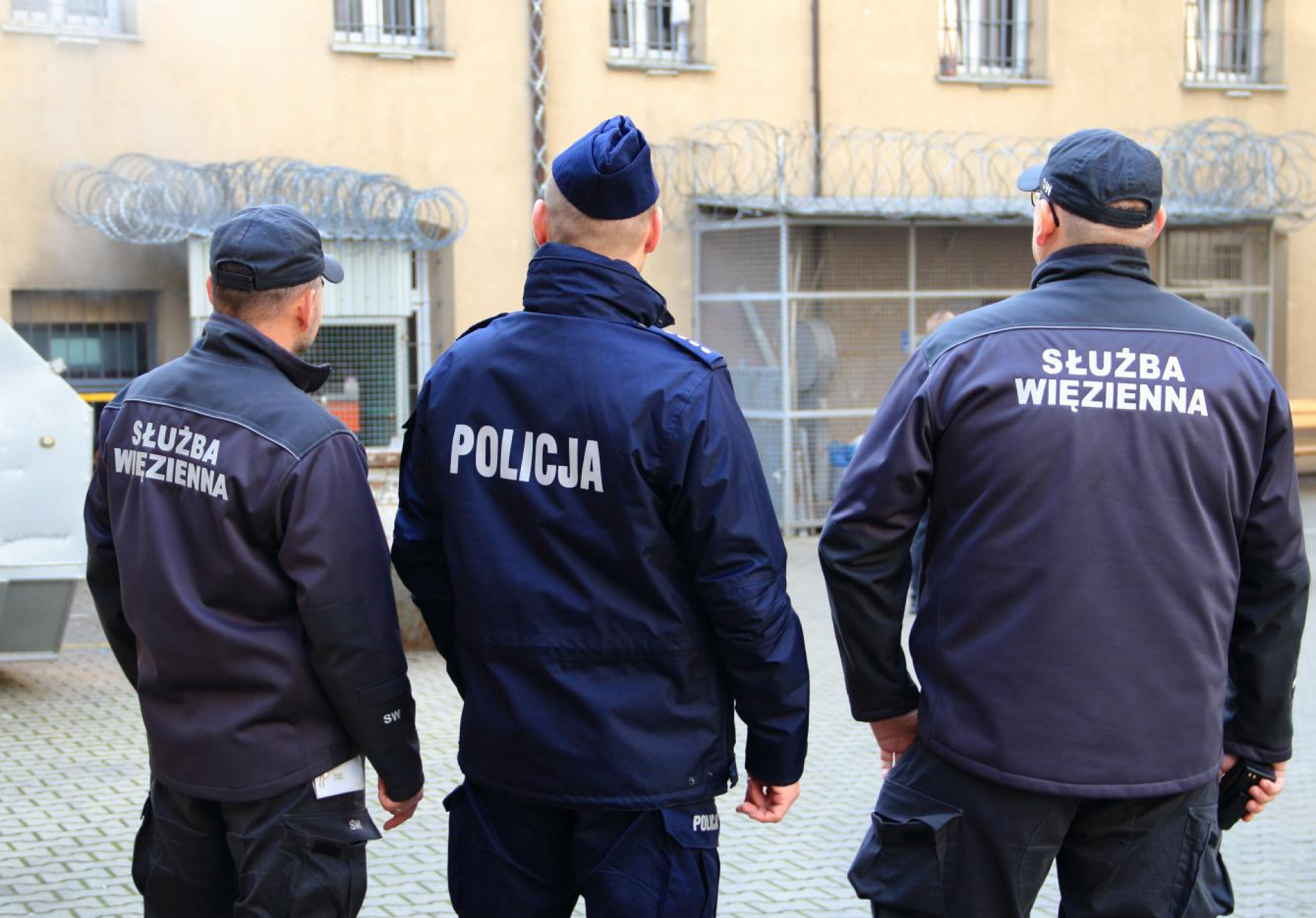 Ciekawe spotkanie z funkcjonariuszami służby więziennej