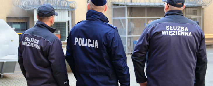 Ciekawe spotkanie z funkcjonariuszami służby więziennej
