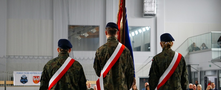 Uroczyste ślubowanie i awansowanie klas mundurowych 2024